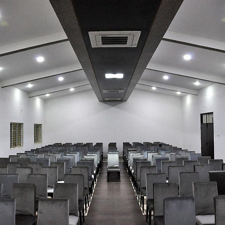 Hotel The Home Tiruppur Bagian luar foto