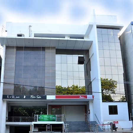 Hotel The Home Tiruppur Ruang foto