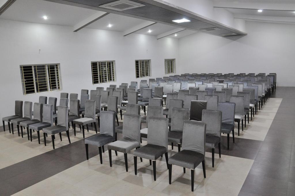 Hotel The Home Tiruppur Ruang foto