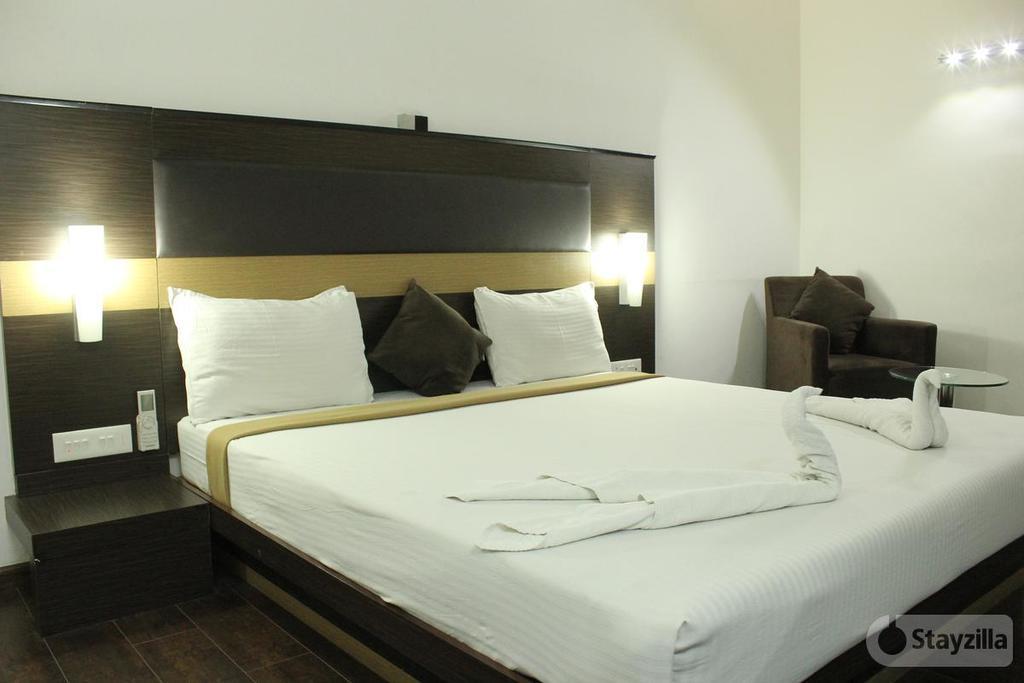 Hotel The Home Tiruppur Bagian luar foto
