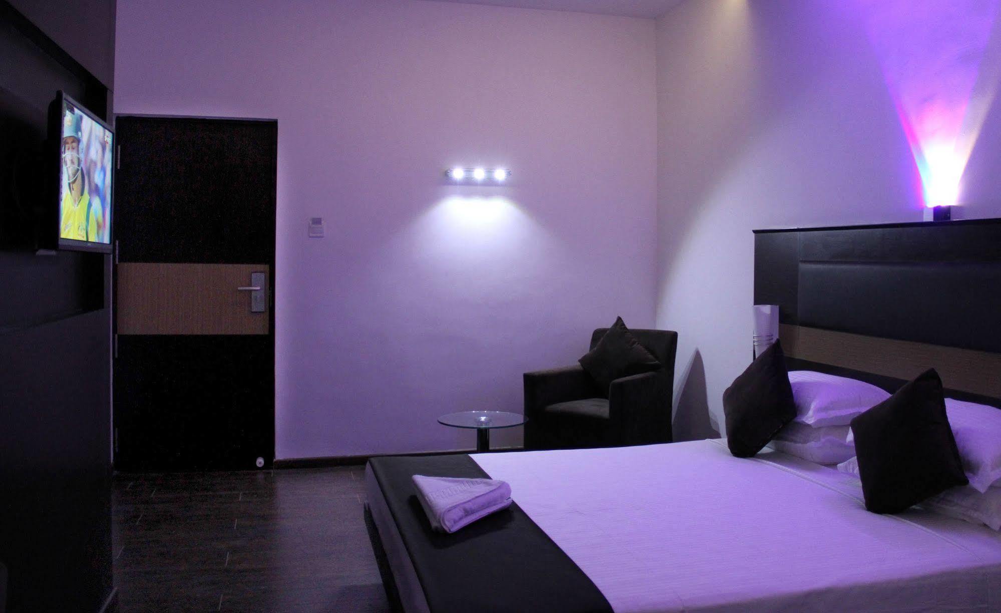 Hotel The Home Tiruppur Bagian luar foto